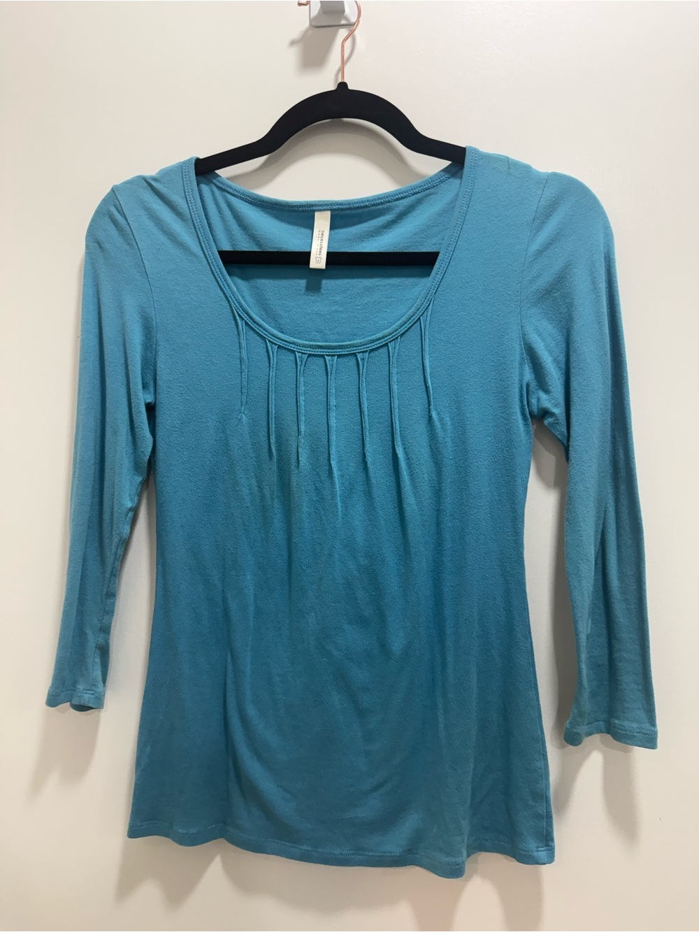 Only Necessities Blue Long-Sleeve Scoop Neck Top